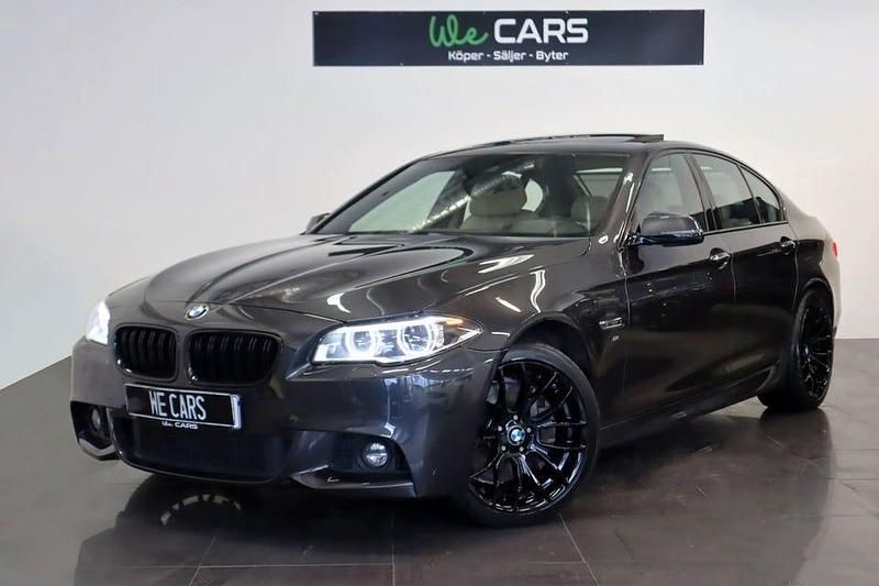 Grå Begagnad 2015 BMW 535 M Sport Sedan | 249 900 kr (Marknadspris) - Bild 1/4