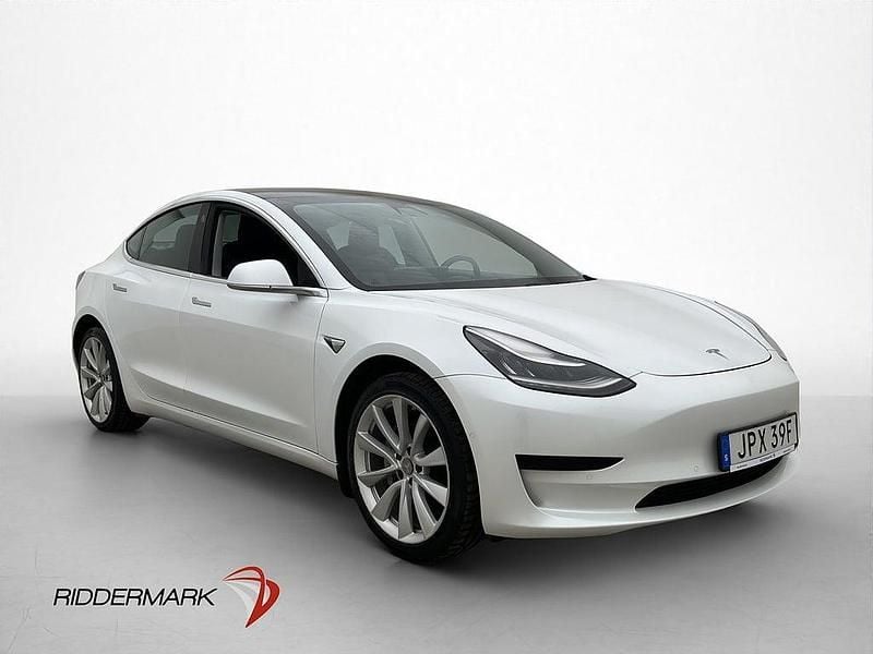 Begagnad Tesla Model 3 Standard Range Plus 239 kW (325 HK) 2020 Vit Sedan