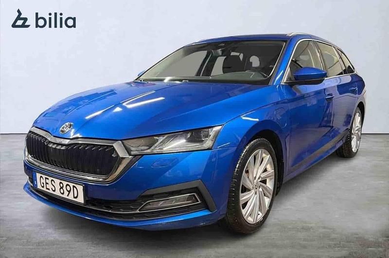 Blå Begagnad 2021 Skoda Octavia Kombi | 249 000 kr (Marknadspris) - Bild 1/1