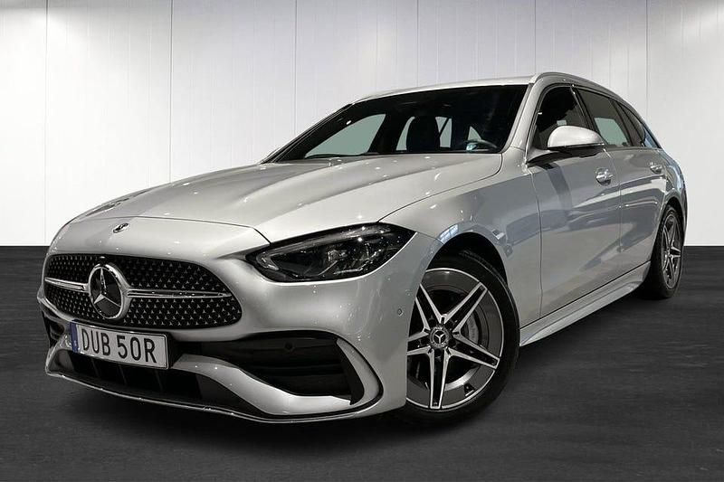 Silver Begagnad 2024 Mercedes C200 AMG Kombi | 429 900 kr (Marknadspris) - Bild 1/4
