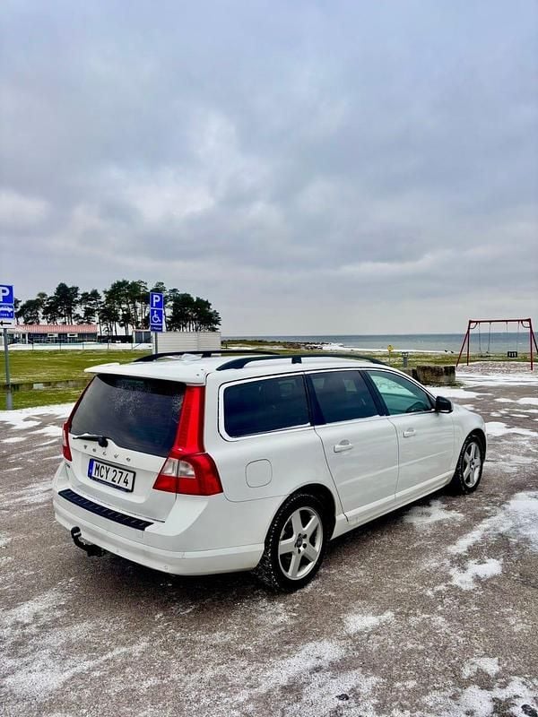 Begagnad 2012 Volvo V70 R-Design Kombi | 63 000 kr (Lite dyr) - Bild 1/4