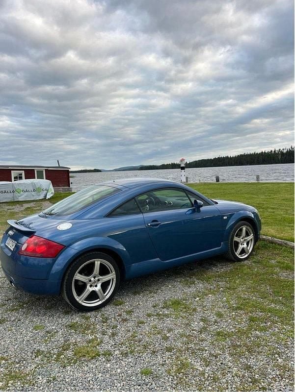Blå Begagnad 2000 Audi TT Sportkupé | 44 900 kr (Bra pris) - Bild 1/4