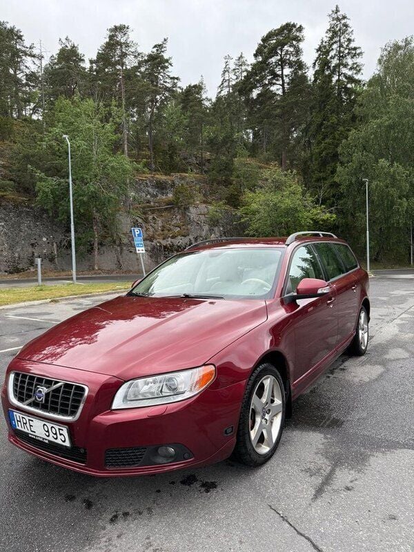 Röd Begagnad 2009 Volvo V70 Kombi | 39 000 kr (Bra pris) - Bild 1/4