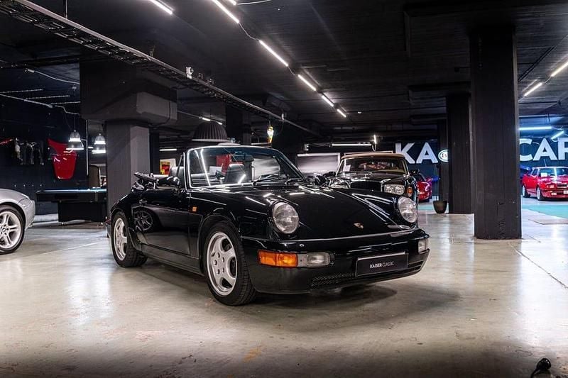 Begagnad Porsche 911 Carrera 250 HK (183 kW) 1991 Svart Cab