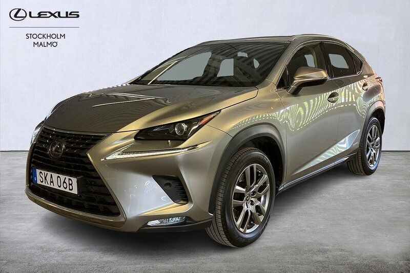 Ljusgrå Begagnad 2020 Lexus NX300h Executive Line SUV | 319 000 kr (Marknadspris) - Bild 1/4