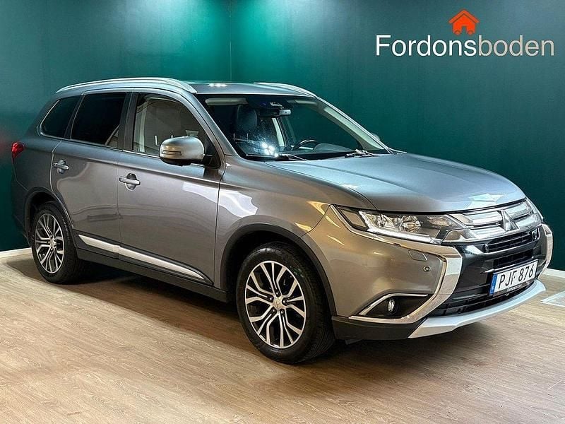 Grå Begagnad 2017 Mitsubishi Outlander SUV | 214 500 kr (Marknadspris) - Bild 1/3