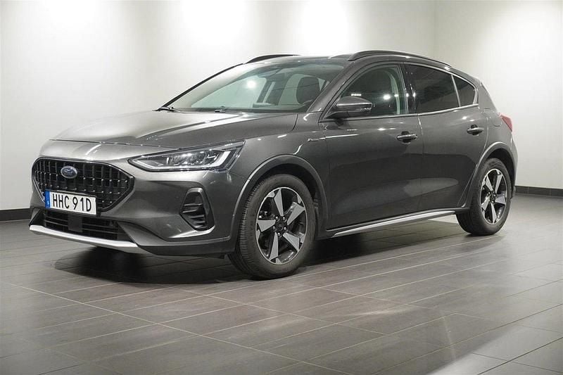 Grå (magnetic) Begagnad 2022 Ford Focus Active Halvkombi | 189 900 kr (Bra pris) - Bild 1/2