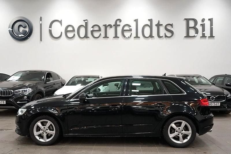 Svart Begagnad 2014 Audi A3 Halvkombi | 128 900 kr (Marknadspris) - Bild 1/4