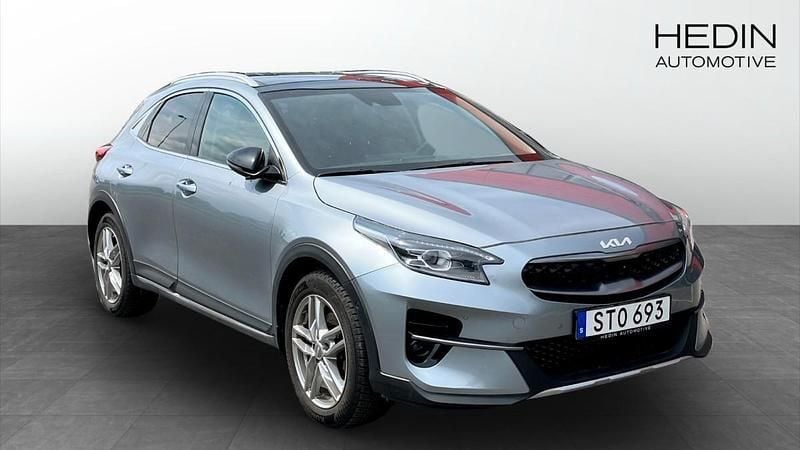 Grå (silver) Begagnad 2022 Kia XCeed 2 SUV | 269 900 kr (Marknadspris) - Bild 1/4