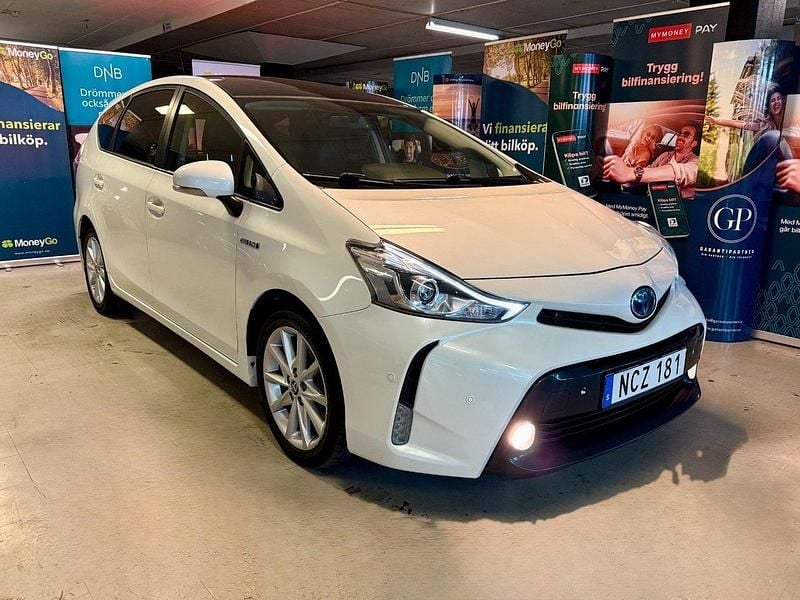 Vit Begagnad 2016 Toyota Prius+ Minibuss | 164 900 kr (Marknadspris) - Bild 1/4