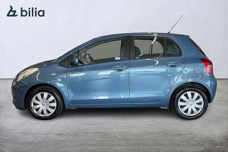 Begagnad Toyota Yaris 91 HK (66 kW) 2008 Grå Halvkombi