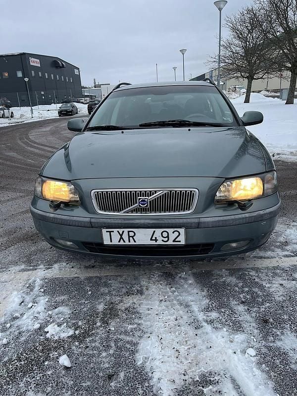 Begagnad Volvo V70 Business Edition 163 HK (119 kW) 2003 Grön Kombi