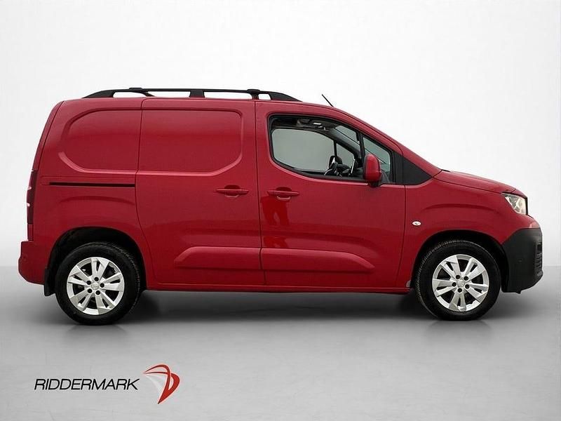 Begagnad Peugeot Partner 131 HK (96 kW) 2019 Röd Minibuss