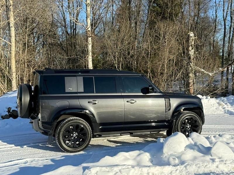 Begagnad Land Rover Defender SE Dynamic 249 HK (183 kW) 2022 Grå SUV