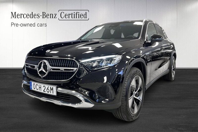 Svart Begagnad 2023 Mercedes GLC300e SUV | 639 000 kr (Bra pris) - Bild 1/4