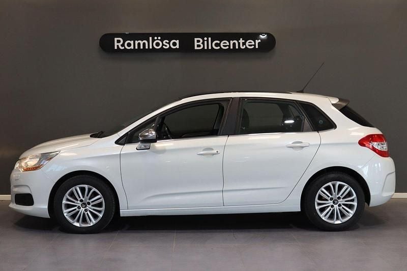 Vit Begagnad 2014 Citroën C4 Halvkombi | 49 900 kr (Bra pris) - Bild 1/4