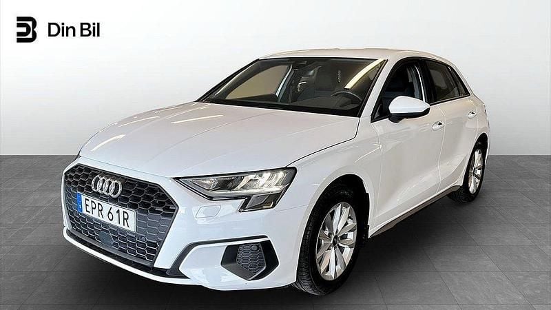 Vit Begagnad 2022 Audi A3 Sportback Proline Halvkombi | 259 900 kr (Marknadspris) - Bild 1/4