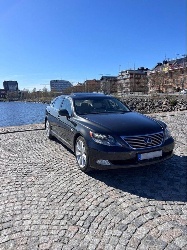 Begagnad 2007 Lexus LS600h L Sedan | 289 000 kr - Bild 1/4