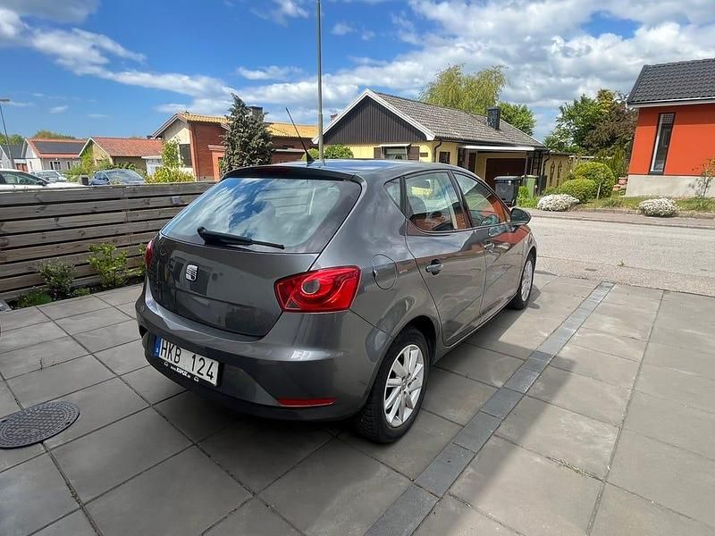Begagnad Seat Ibiza 86 HK (63 kW) 2013 Gråmetallic