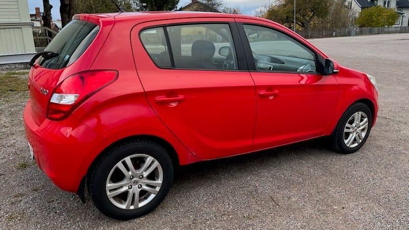 Begagnad Hyundai i20 77 HK (56 kW) 2012 Halvkombi