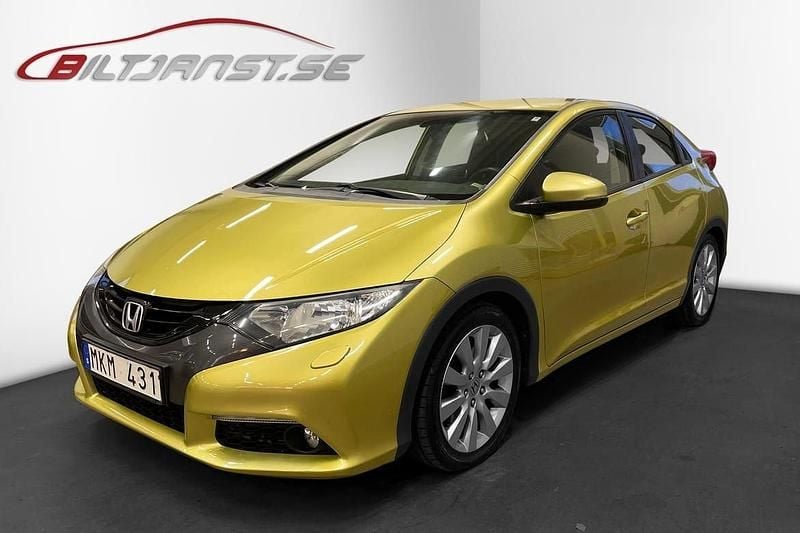 Gul Begagnad 2013 Honda Civic Sport Halvkombi | 79 900 kr (Bra pris) - Bild 1/4