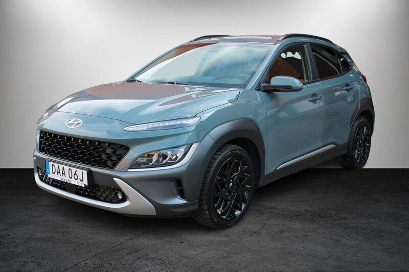 Svart Begagnad 2021 Hyundai Kona Advanced SUV | 229 900 kr (Marknadspris) - Bild 1/4