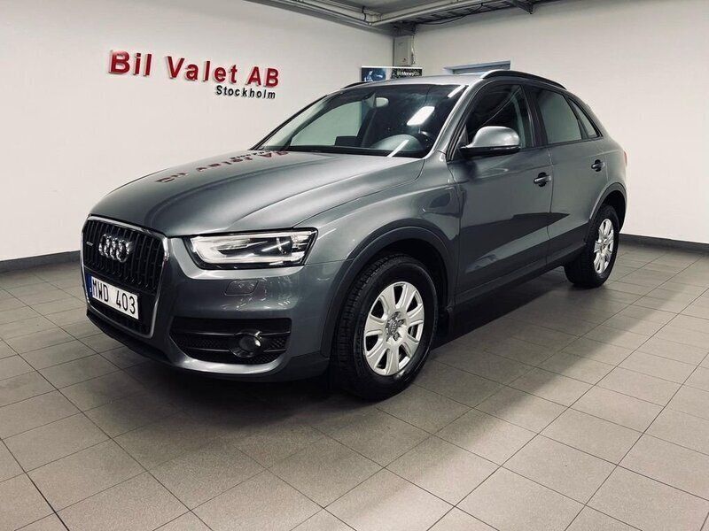 Grå Begagnad 2012 Audi Q3 SUV | 114 400 kr (Marknadspris) - Bild 1/4