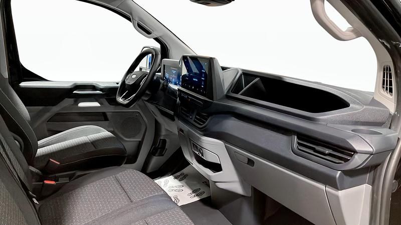 Ny Ford Transit Custom 2026 Svart Sedan