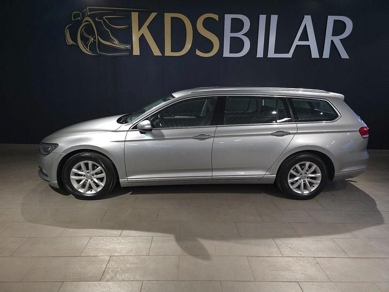 Silver Begagnad 2015 VW Passat Kombi | 99 800 kr (Marknadspris) - Bild 1/4