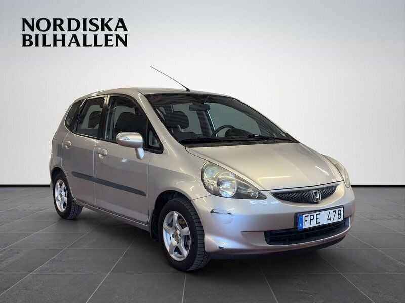 Silver Begagnad 2007 Honda Jazz Halvkombi | 49 795 kr (Marknadspris) - Bild 1/2