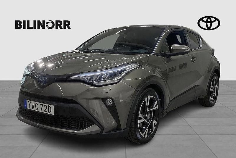 Grön Begagnad 2022 Toyota C-HR Edition SUV | 255 500 kr (Marknadspris) - Bild 1/3