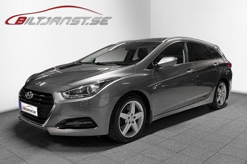 Silver Begagnad 2015 Hyundai i40 Comfort Kombi | 124 900 kr (Marknadspris) - Bild 1/4