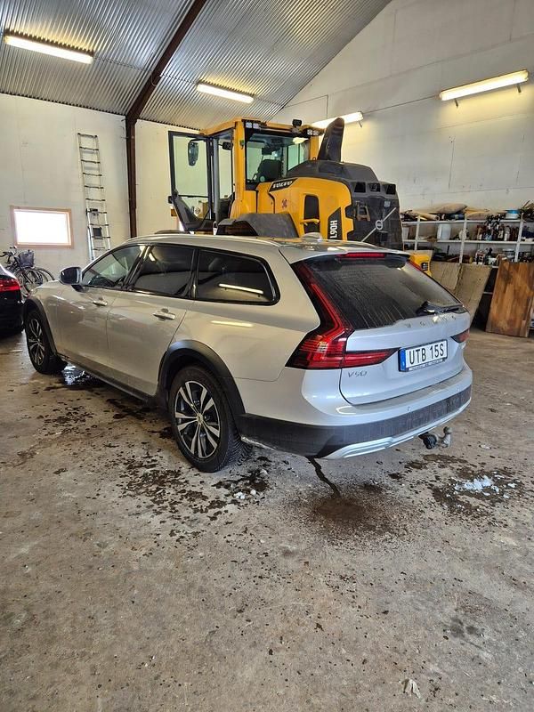 Begagnad Volvo V90 CC 197 HK (144 kW) 2024 Kombi