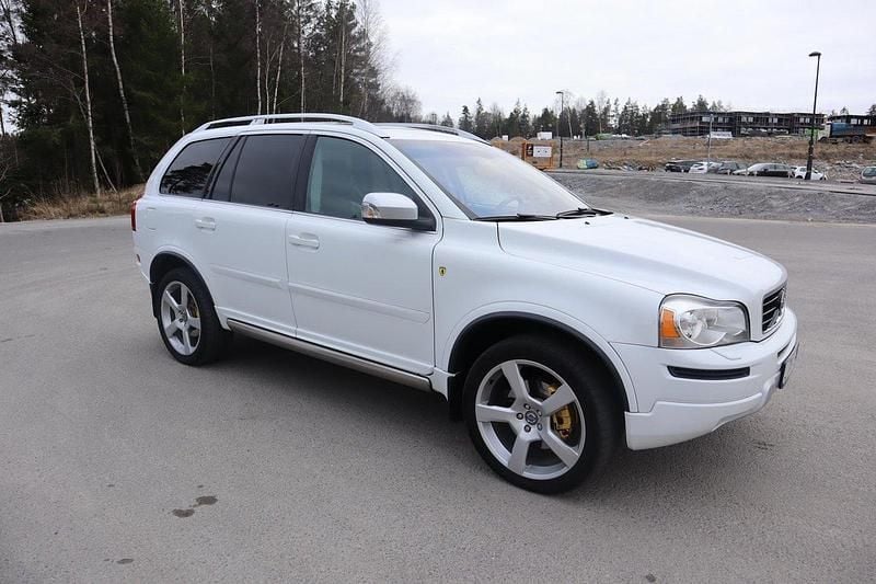 Vit Begagnad 2013 Volvo XC90 R-Design SUV | 185 000 kr (Dyr) - Bild 1/4
