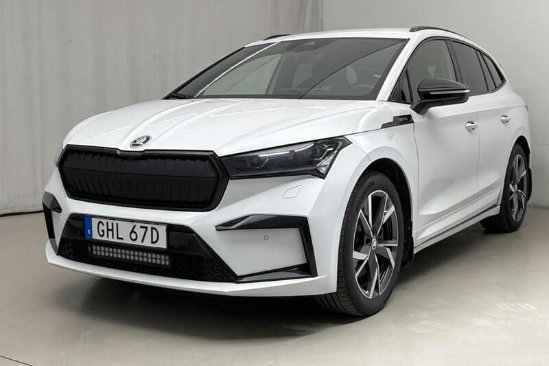 Vit Begagnad 2023 Skoda Enyaq iV SportLine SUV | 439 000 kr (Superpris) - Bild 1/4