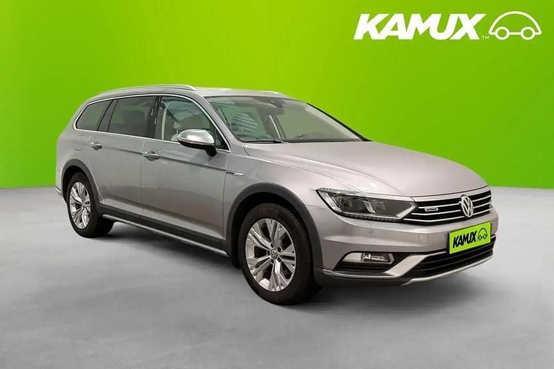 Silver/grå Begagnad 2019 VW Passat Kombi | 219 800 kr (Dyr) - Bild 1/4