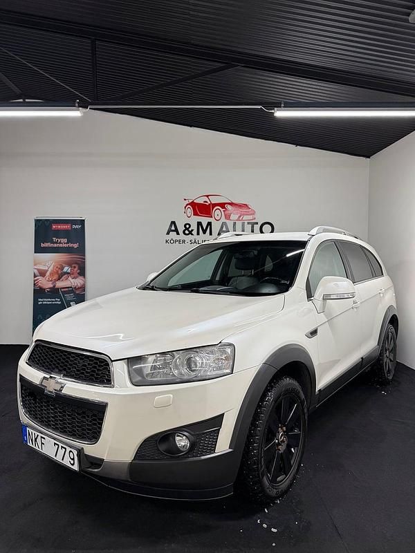 Begagnad Chevrolet Captiva 184 HK (135 kW) 2011 Vit SUV