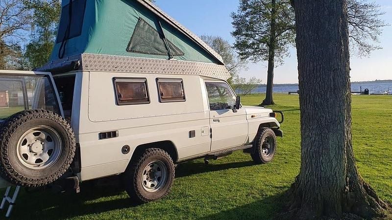 Begagnad Toyota Land Cruiser 95 HK (69 kW) 1989 Minibuss