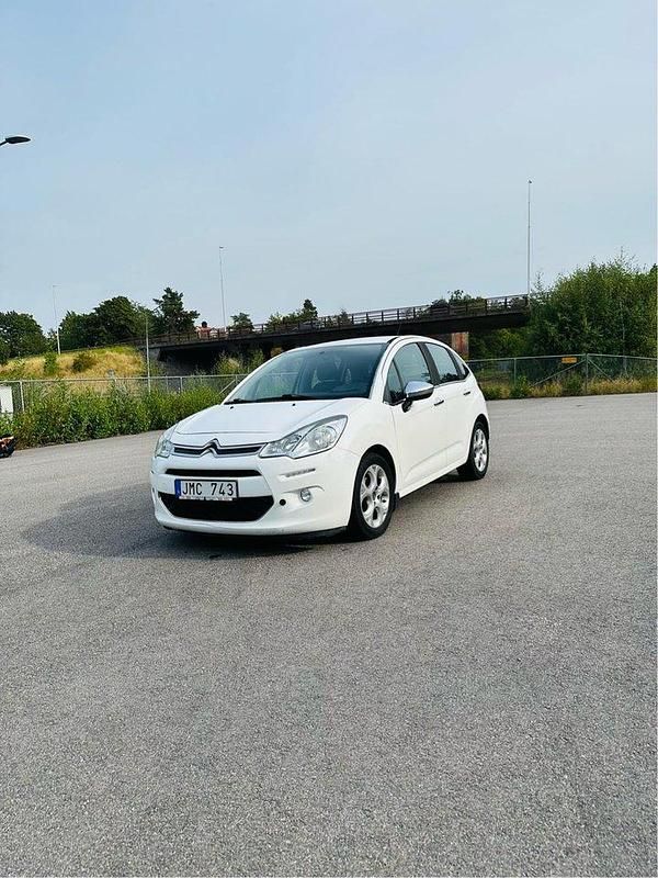 Vit Begagnad 2013 Citroën C3 Halvkombi | 43 500 kr (Marknadspris) - Bild 1/4