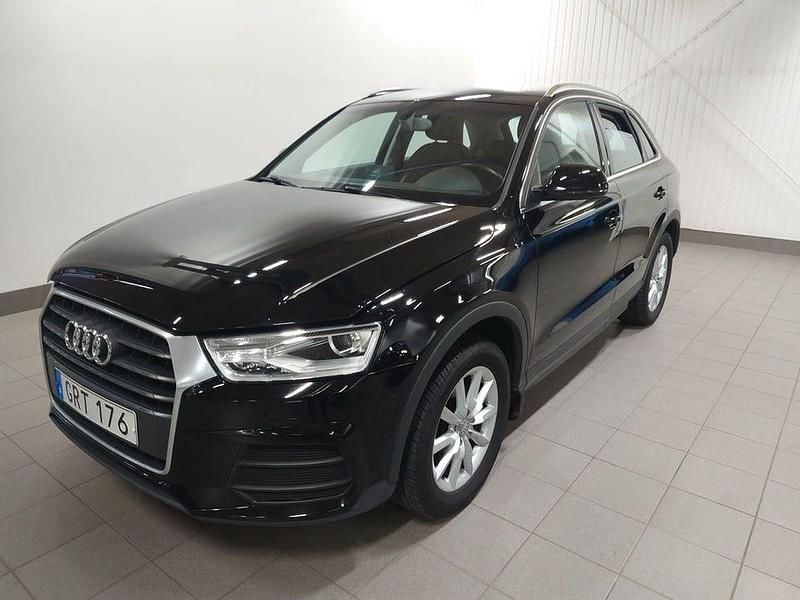 Svart Begagnad 2015 Audi Q3 Comfort SUV | 154 900 kr (Marknadspris) - Bild 1/4