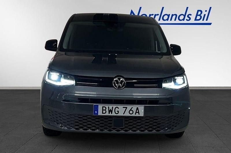 Begagnad VW Caddy 122 HK (89 kW) 2024 Indiumgrü metallic Minibuss