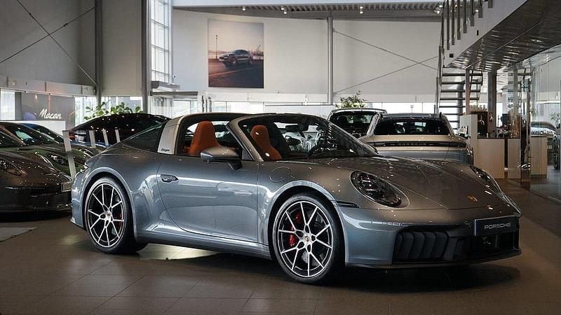 Flerfärgad Ny 2025 Porsche 911 Targa 4 Cab | 2 195 000 kr - Bild 1/4
