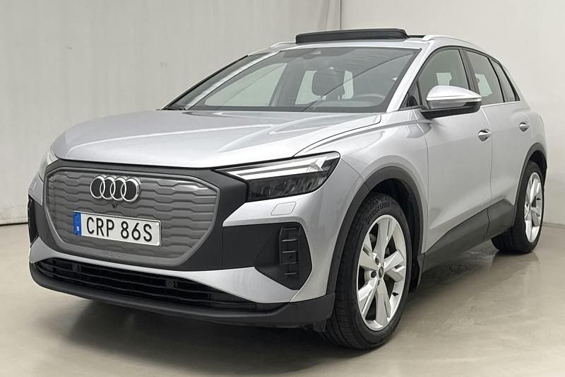Silver Begagnad 2023 Audi Q4 e-tron Comfort SUV | 409 000 kr (Bra pris) - Bild 1/4