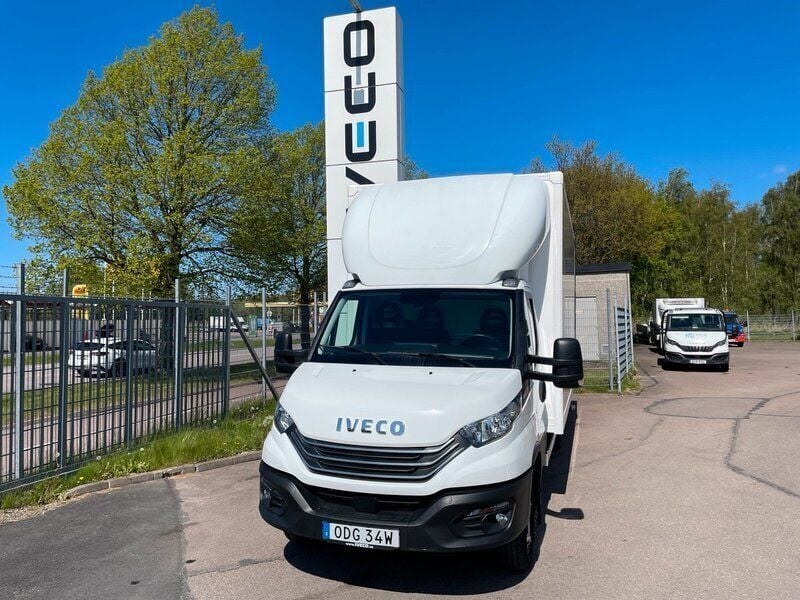 Vit Begagnad 2023 Iveco Daily Van | 748 750 kr - Bild 1/4
