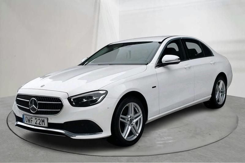 Begagnad Mercedes E300 Avantgarde 306 HK (225 kW) 2021 Vit Sedan