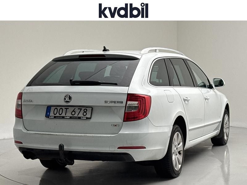 Begagnad Skoda Superb 170 HK (125 kW) 2015 Vit Kombi
