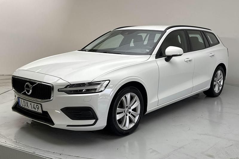 Vit Begagnad 2019 Volvo V60 Momentum Kombi | 217 800 kr (Bra pris) - Bild 1/4