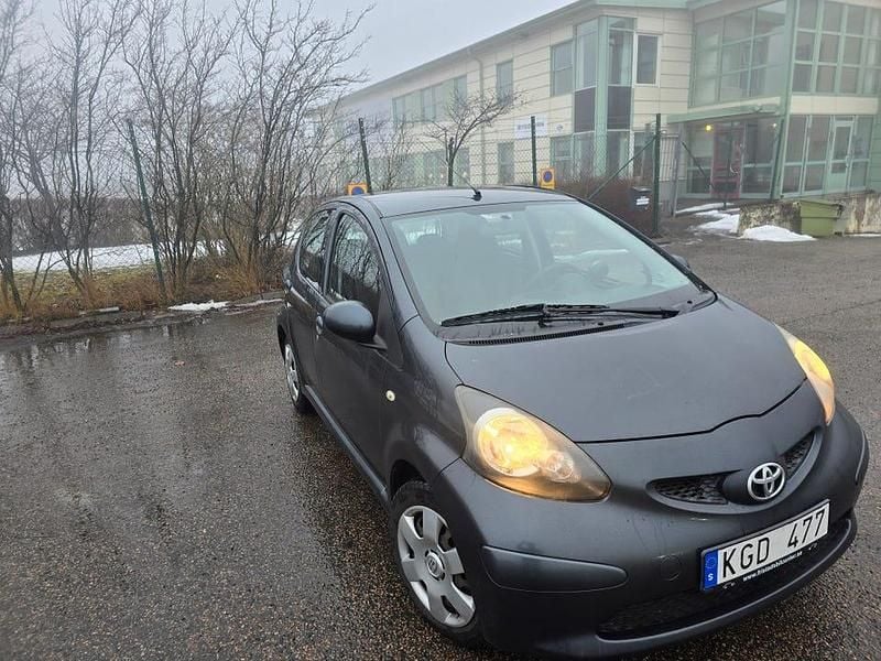 Begagnad Toyota Aygo 68 HK (50 kW) 2007 Halvkombi
