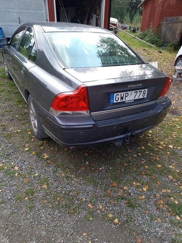 Begagnad 2008 Volvo S60 Sedan | 48 000 kr - Bild 1/3
