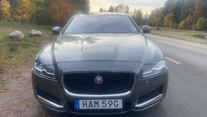 Begagnad Jaguar XF 180 HK (132 kW) 2016